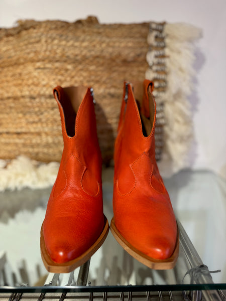 Nubuck Heeled Short Cowboy Boot | 06106 | Orange