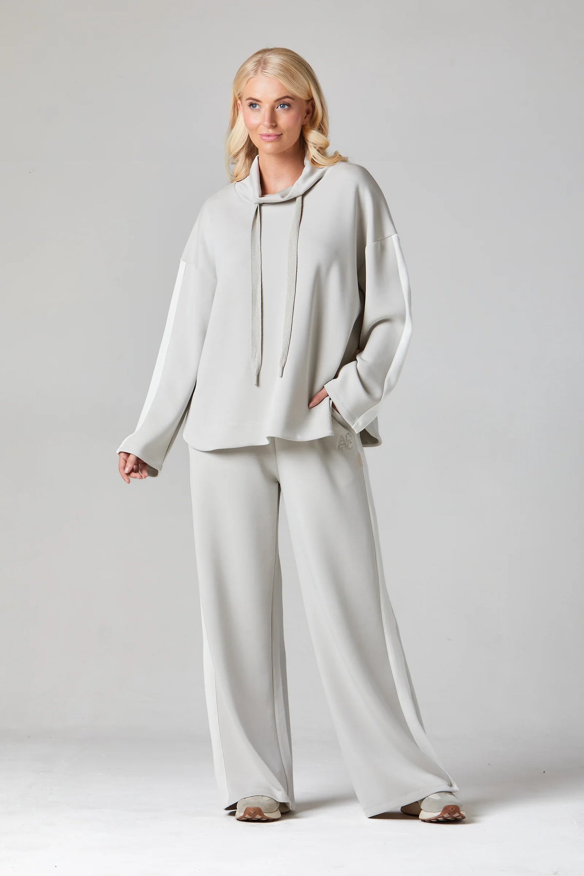 Olivia Trousers | Pebble/Wild Oat
