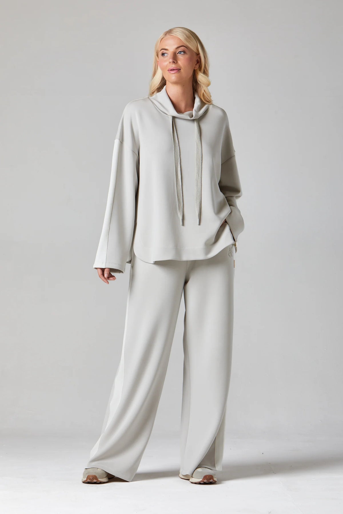 Olivia Trousers | Pebble/Wild Oat