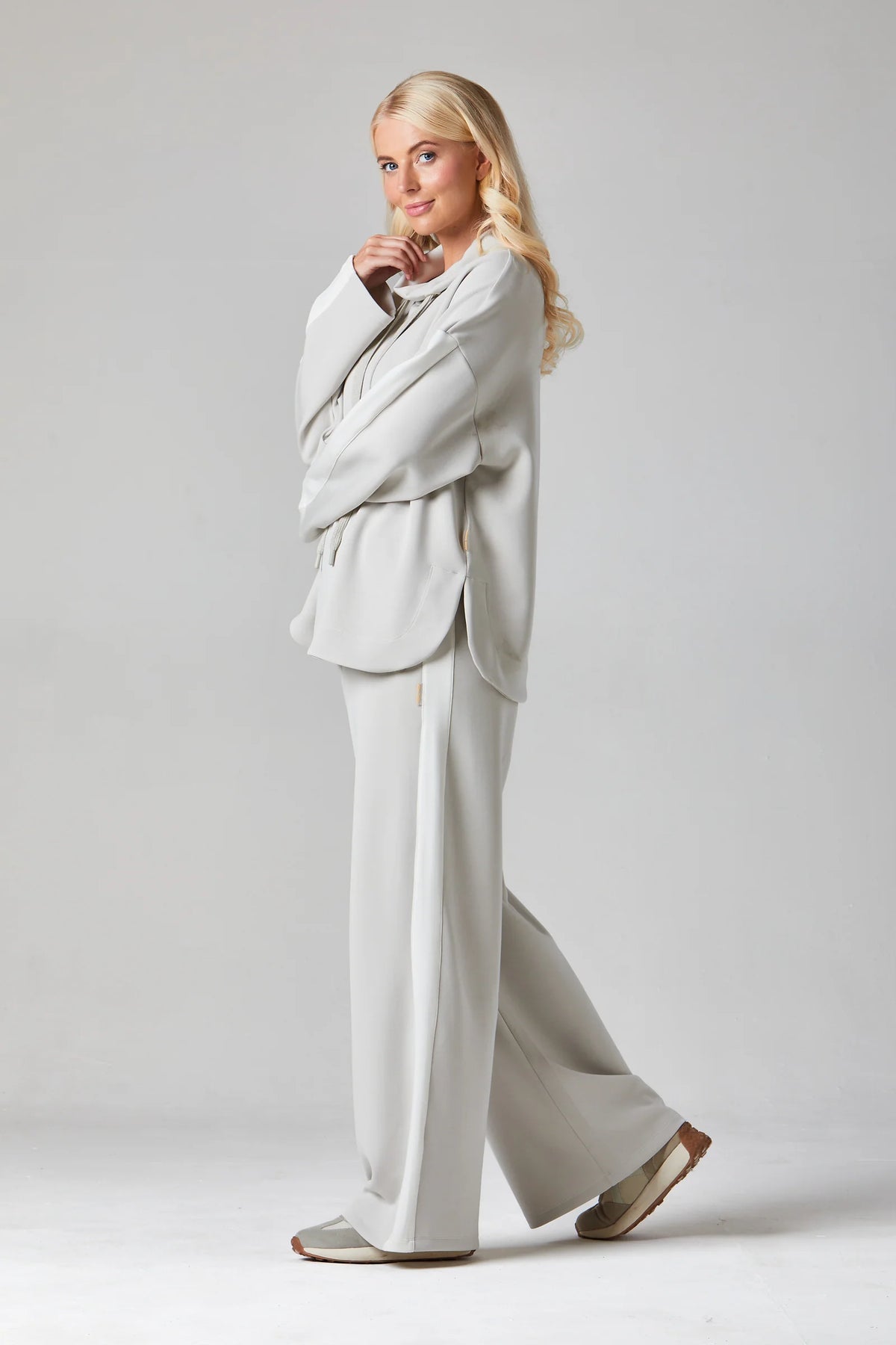 Olivia Trousers | Pebble/Wild Oat
