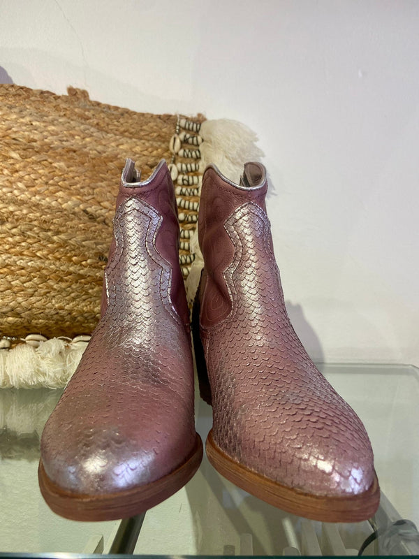 Felmini | Textured Metallic Leather Cowboy Boot | Lilac/Silver