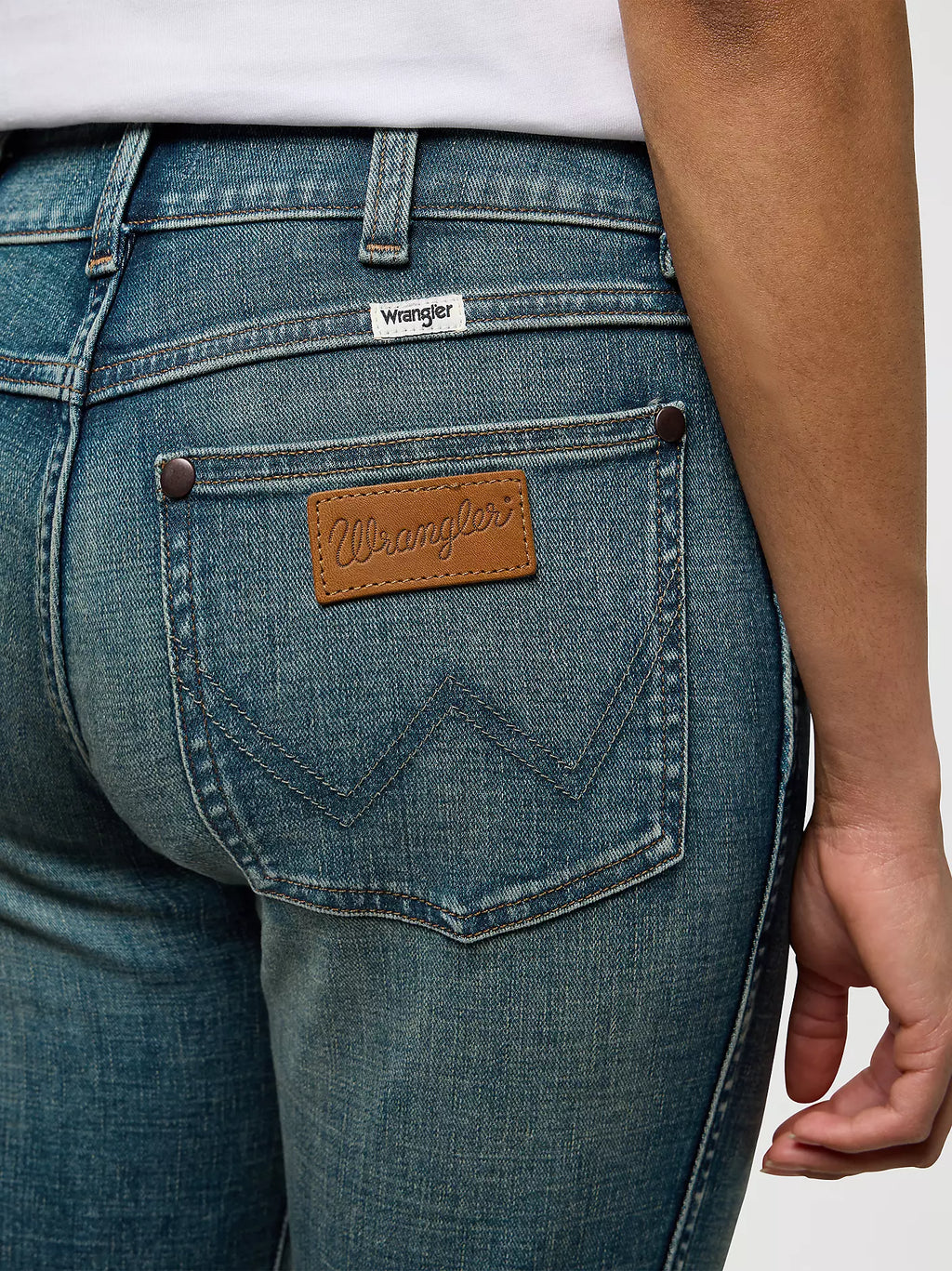 Low Rise Bold Boot Jean | Summit Shade