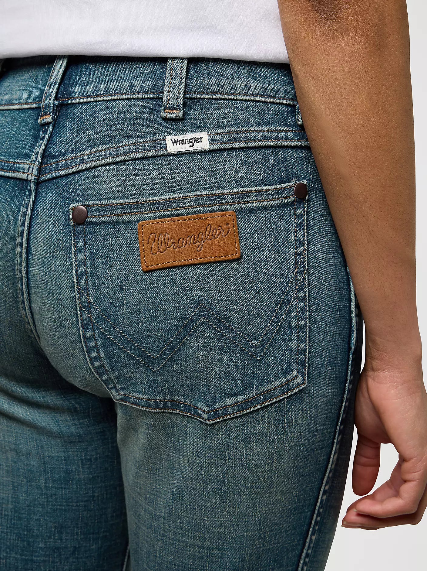 Low Rise Bold Boot Jean | Summit Shade