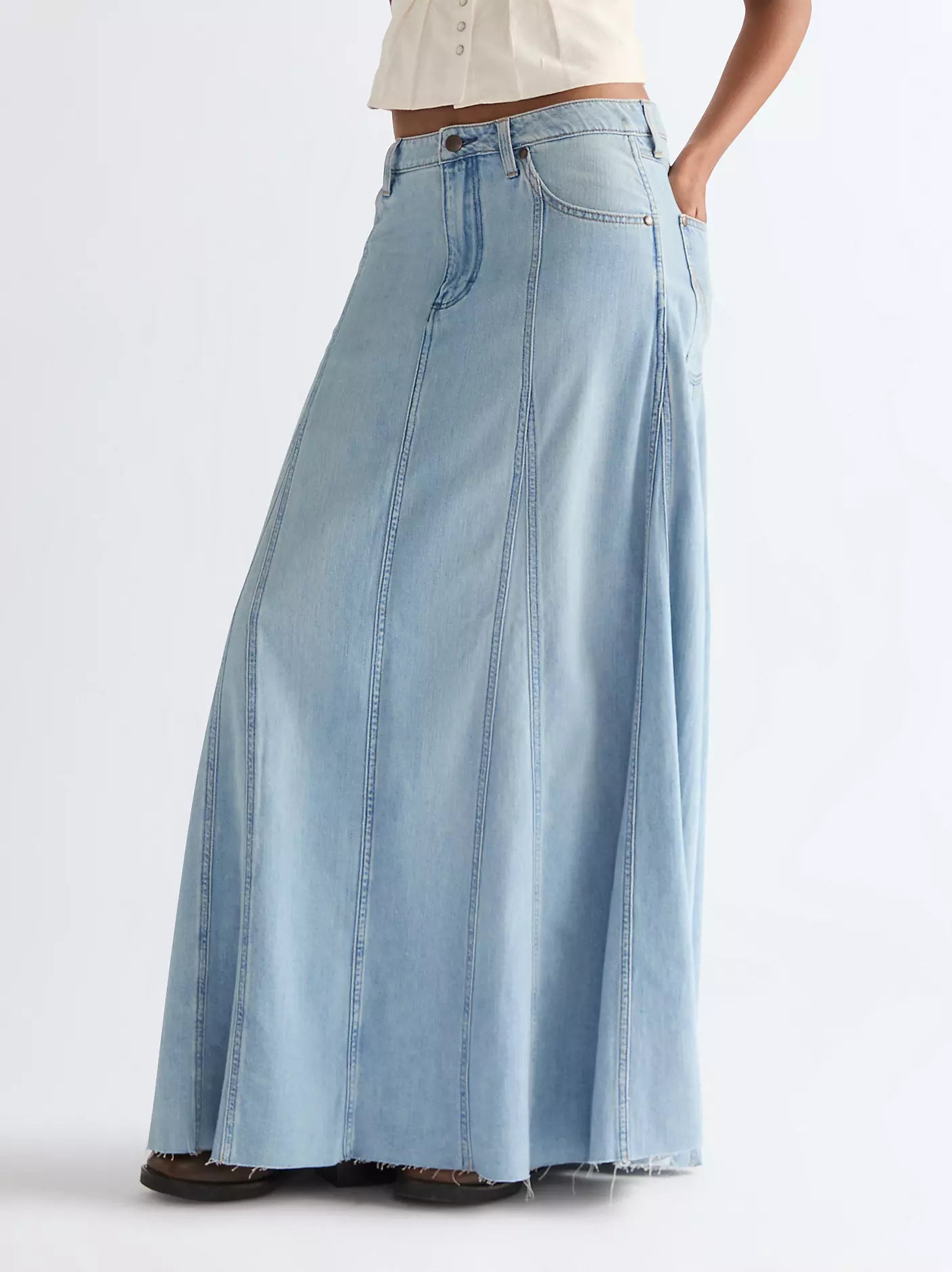 Relaxed Radiating Lightweight Maxi Skirt | Desert Sand