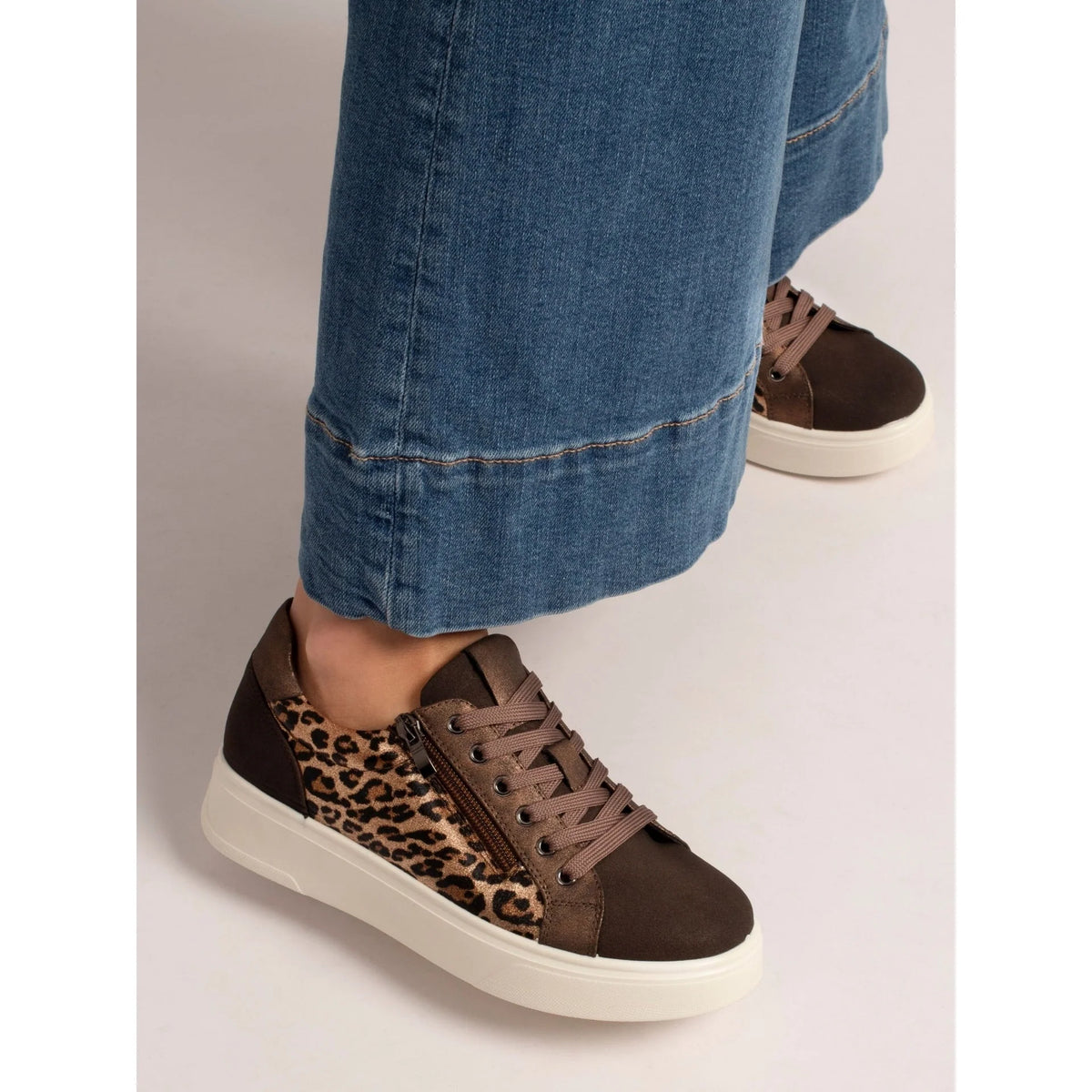 Brenda Leopard Metallic Trainer | Brown