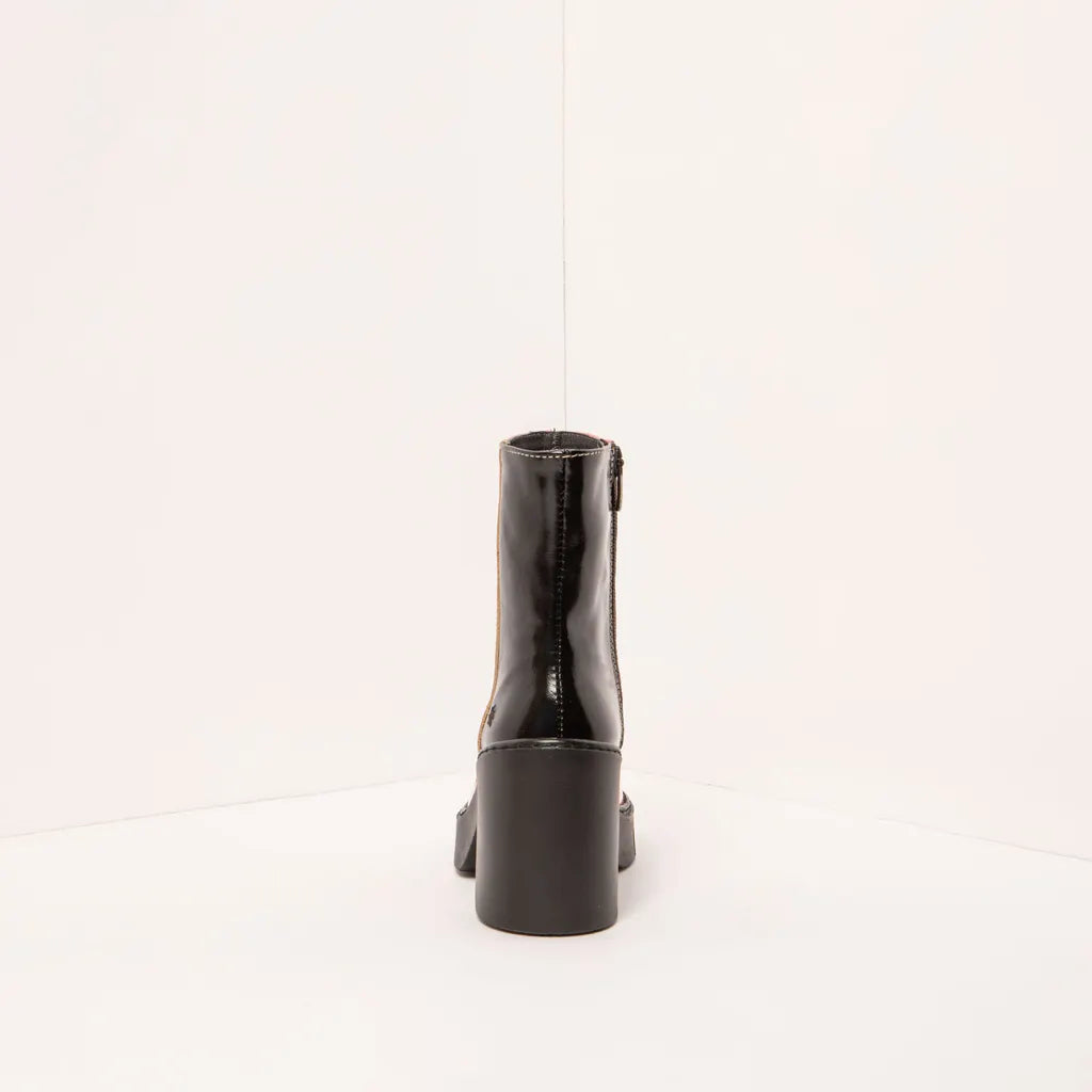 ART | 1974 Berna Retro Block Heel Boot | Nappa Shiny Flamingo/Black