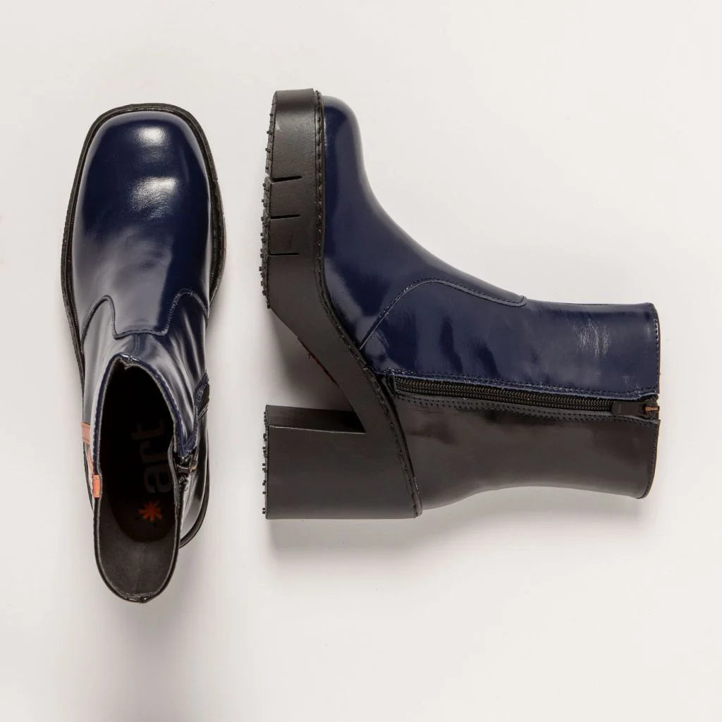 ART | 1974 Berna Heeled Retro Ankle Boot | Navy/Black