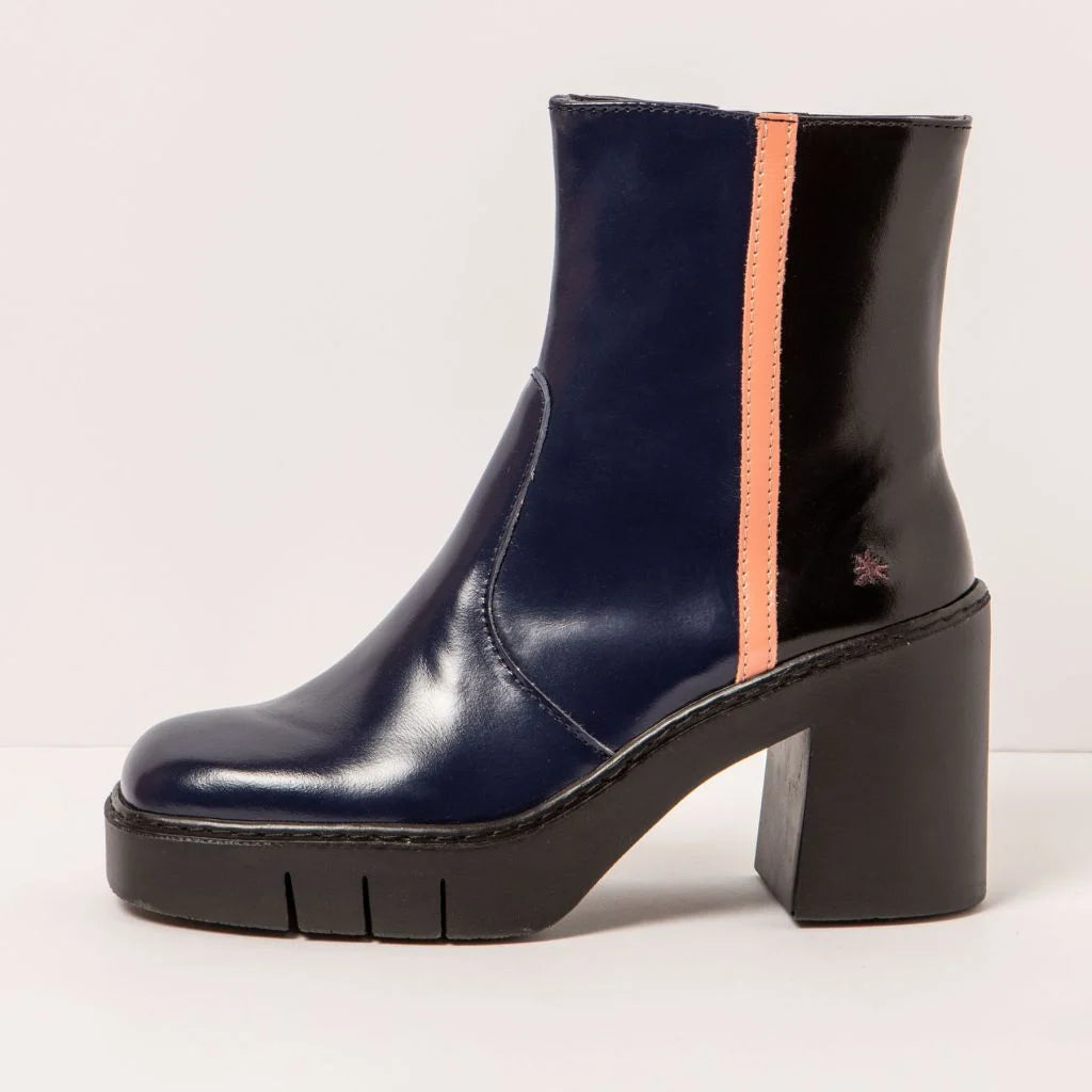 ART | 1974 Berna Heeled Retro Ankle Boot | Navy/Black