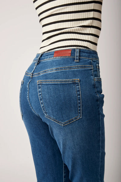 Toxik3 Boyfriend Jeans | Mid Blue Wash