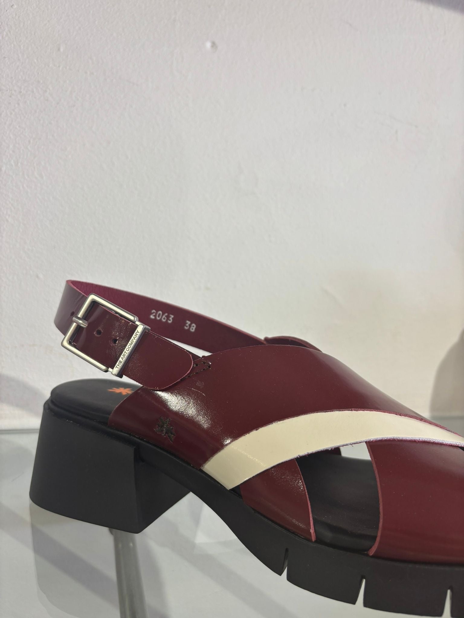 ART | 2063 Varsovia Block Heel Sandal | Shiny Burgundy/Cream