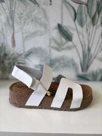 Yokono | WIWI 262 | Platform Leather Sandal | White