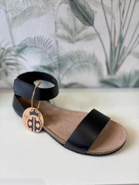 Yokono | Genova-400 | Flat Leather Sandal With Ankle Strap | Black