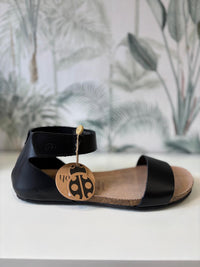 Yokono | Genova-400 | Flat Leather Sandal With Ankle Strap | Black