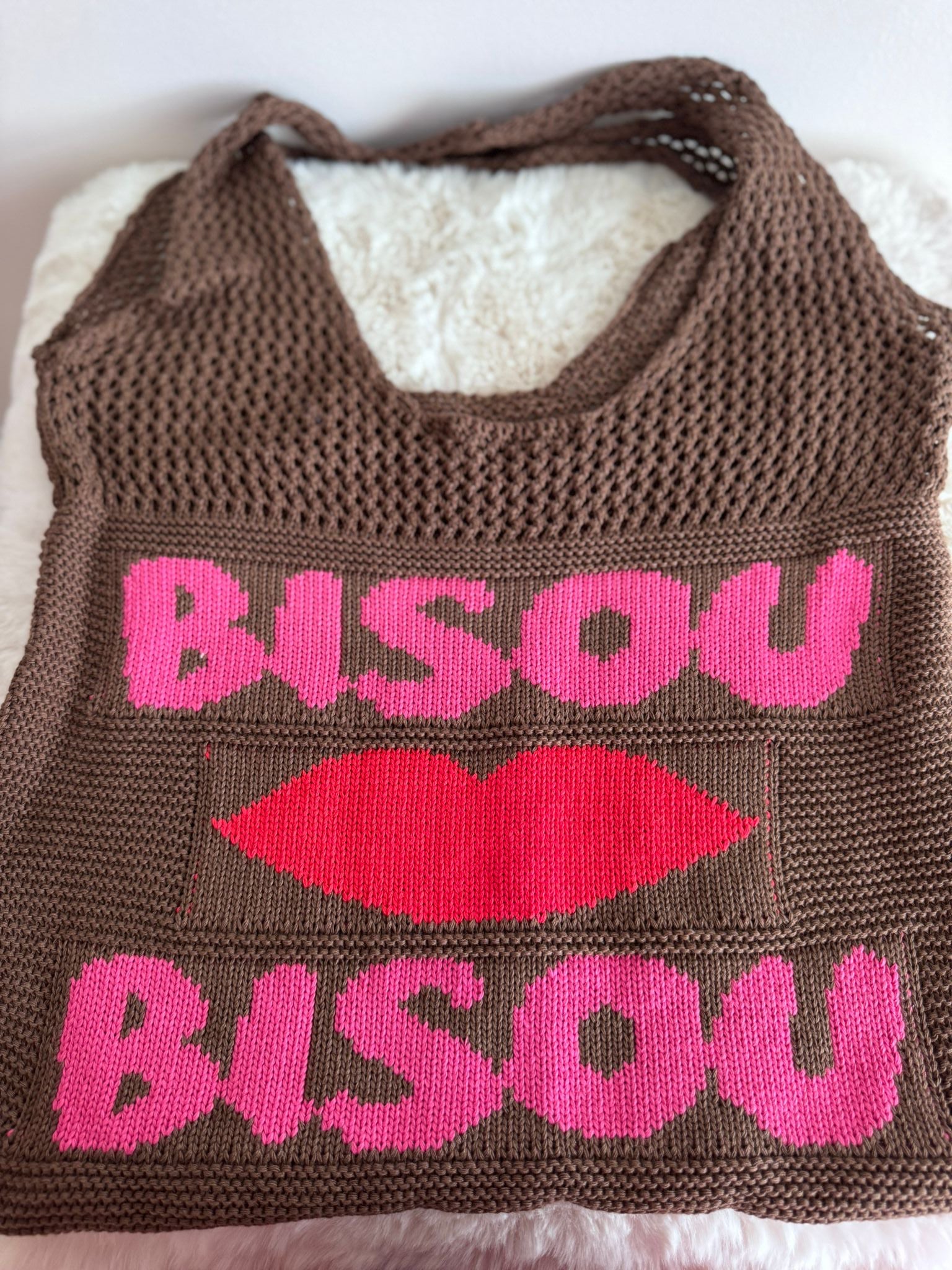 Bisou Bisou Knitted Shoulder Bag | Chocolate
