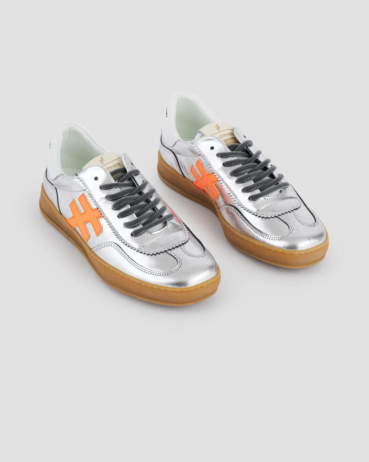 Another Trend | Iconic II | Metallic Leather Trainer | Dark Silver