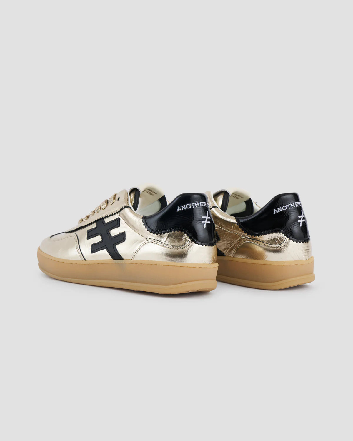 Another Trend | Iconic II | Metallic Leather Trainer | Gold/Black