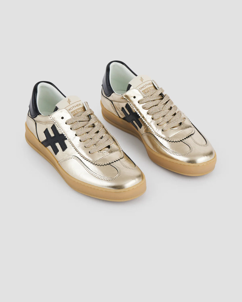 Another Trend | Iconic II | Metallic Leather Trainer | Gold/Black
