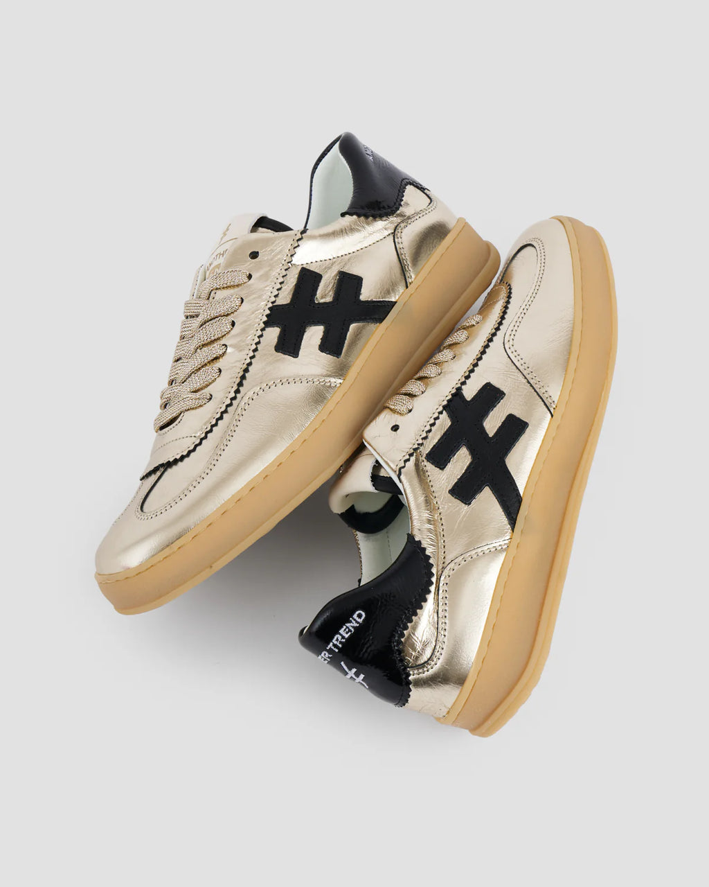 Another Trend | Iconic II | Metallic Leather Trainer | Gold/Black