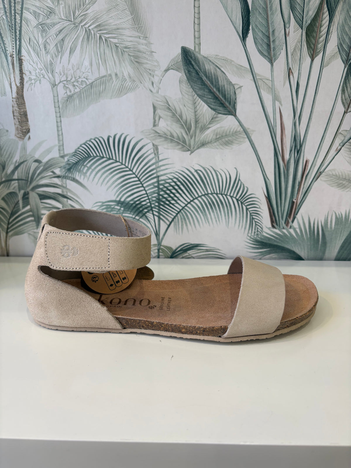 Yokono | Genova-400 | Flat Leather Sandal With Ankle Strap | Cream Suede