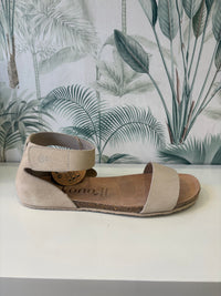 Yokono | Genova-400 | Flat Leather Sandal With Ankle Strap | Cream Suede