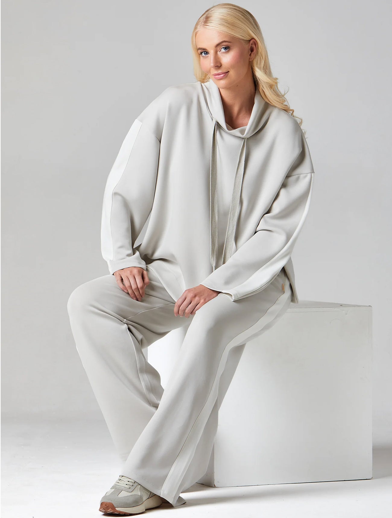 Olivia Trousers | Pebble/Wild Oat