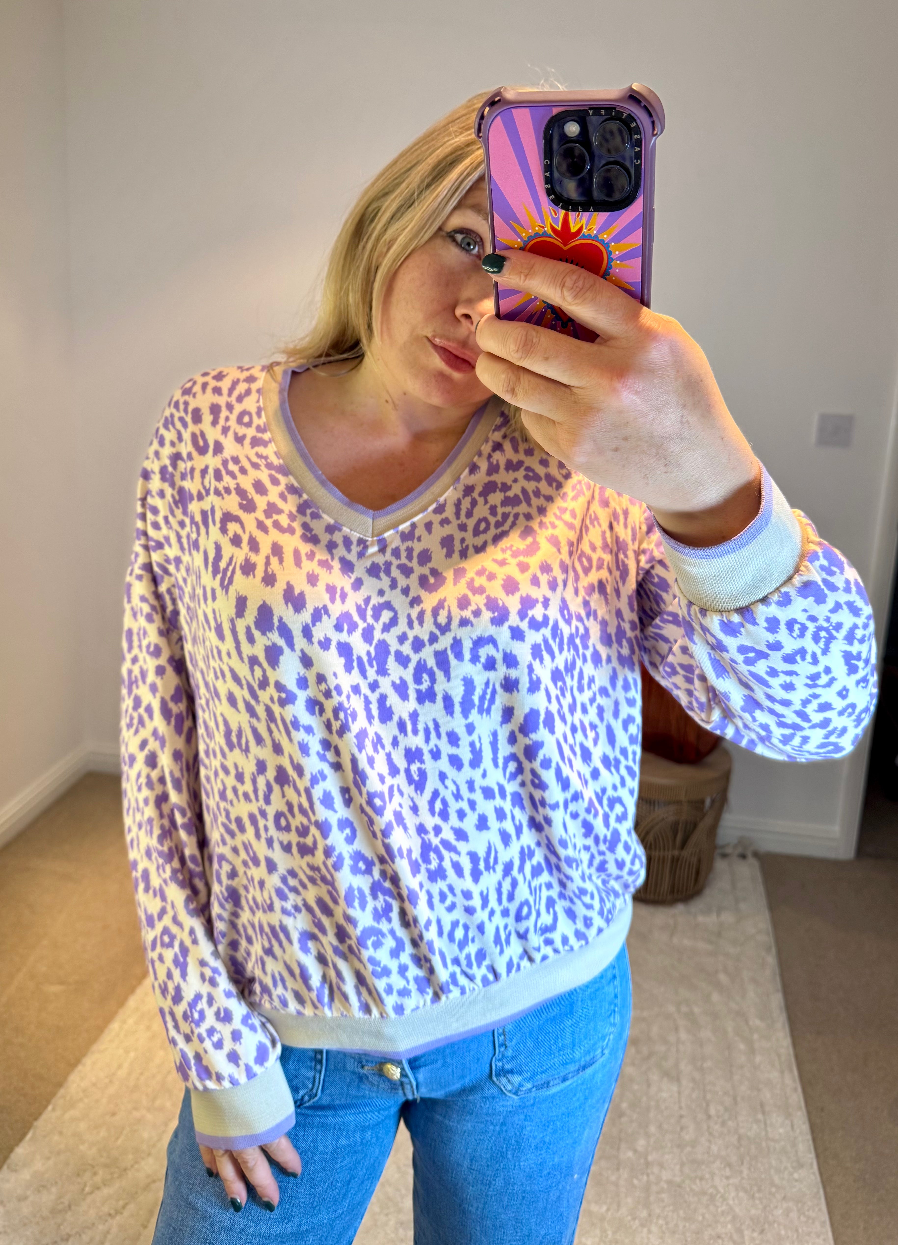 Leopard Retro V-Neck Lightweight Sweat Top | Lilac