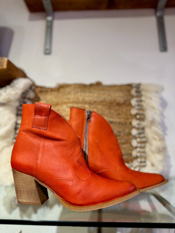 Nubuck Heeled Short Cowboy Boot | 06106 | Orange