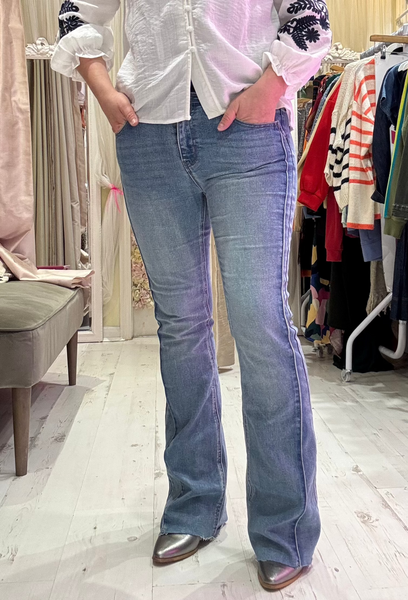 Melly & Co | Fitted Flared Seamed Jeans | Vintage Wash