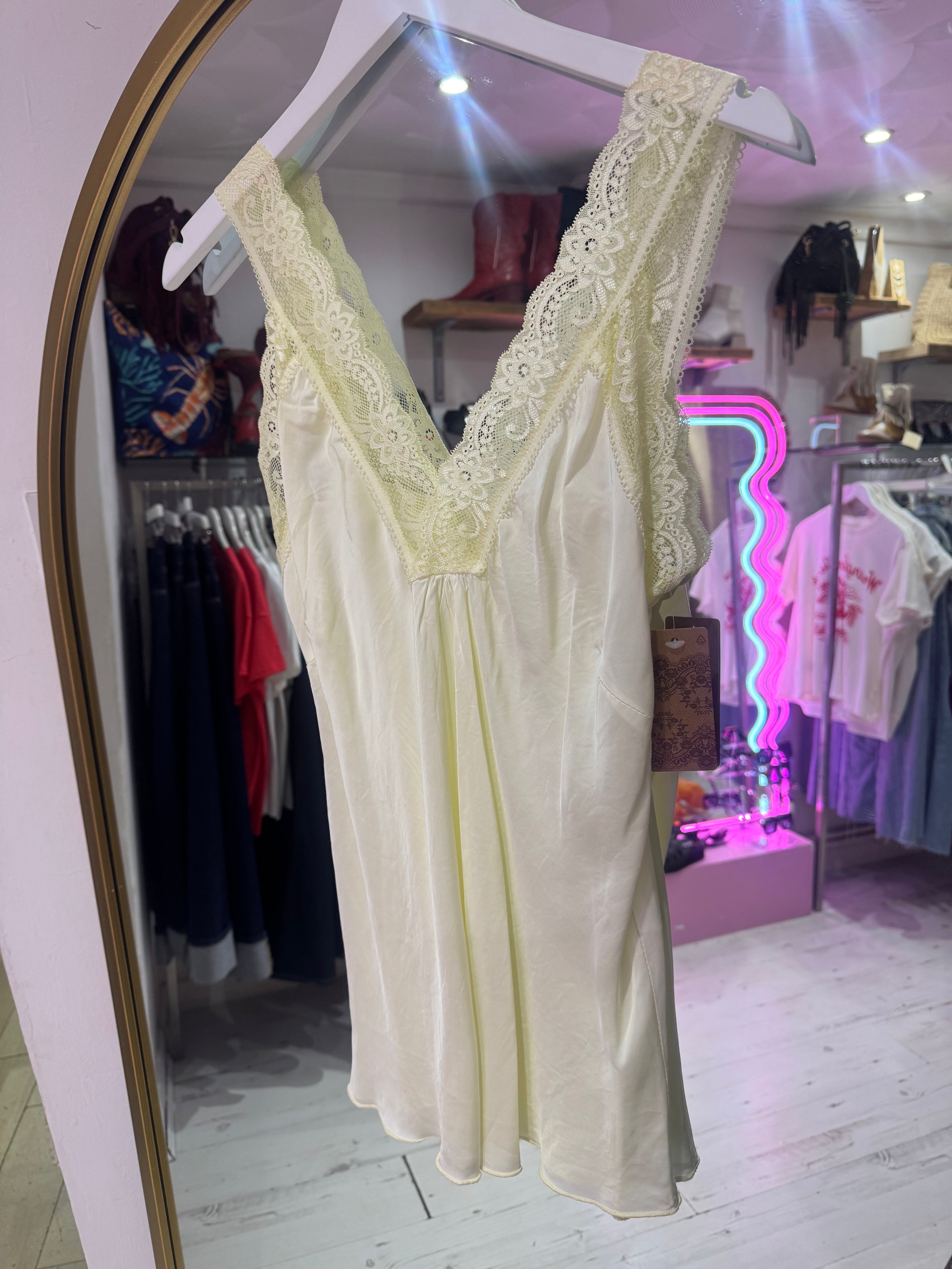 Layla Lace Silky Camisole | Pale Yellow