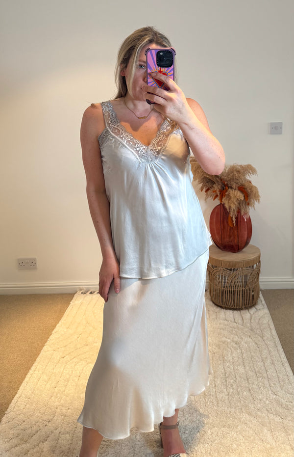 Layla Lace Silky Camisole | Pale Silver