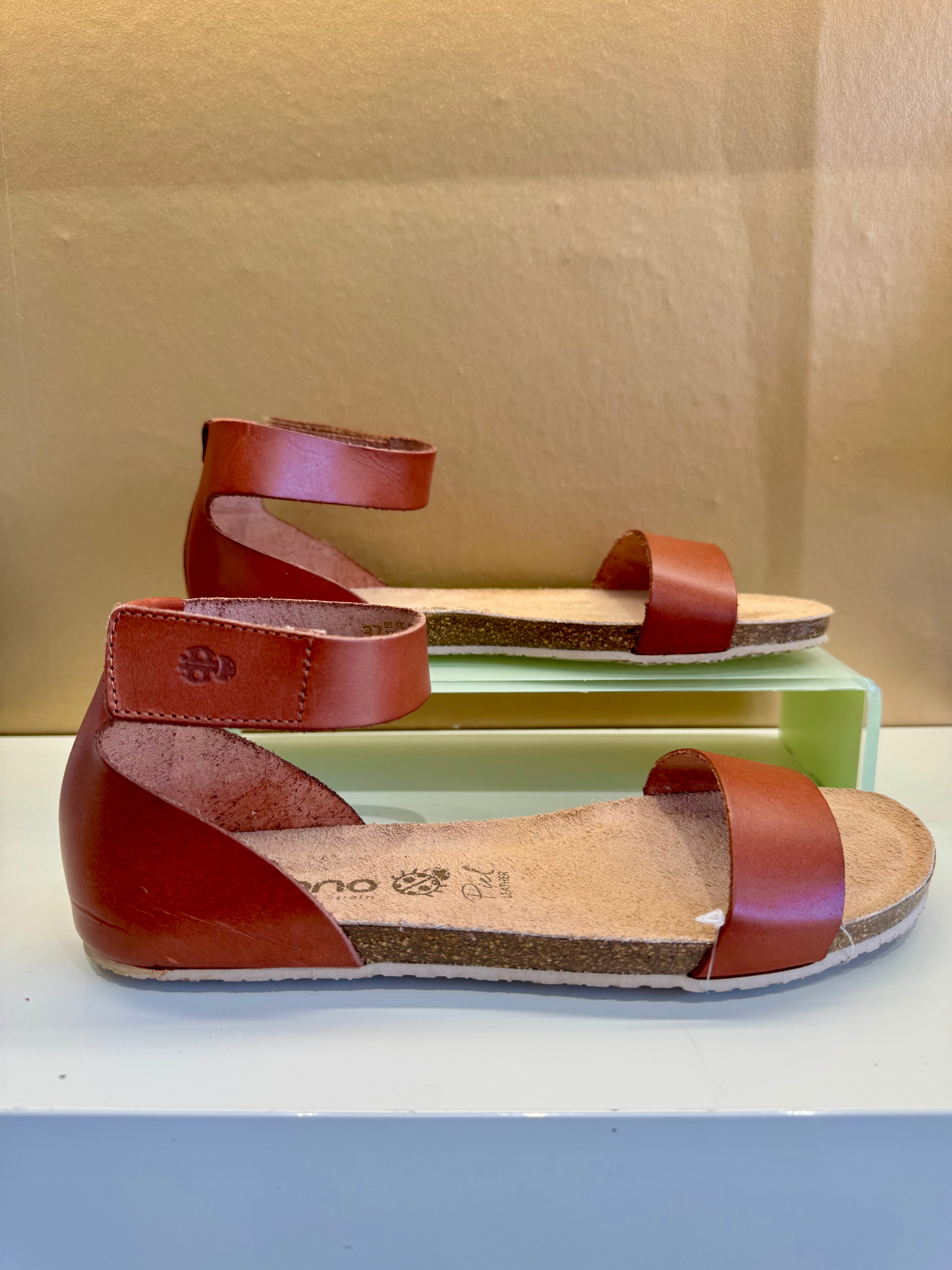 Yokono | Genova-400 | Flat Sandal with Ankle Strap | Tan