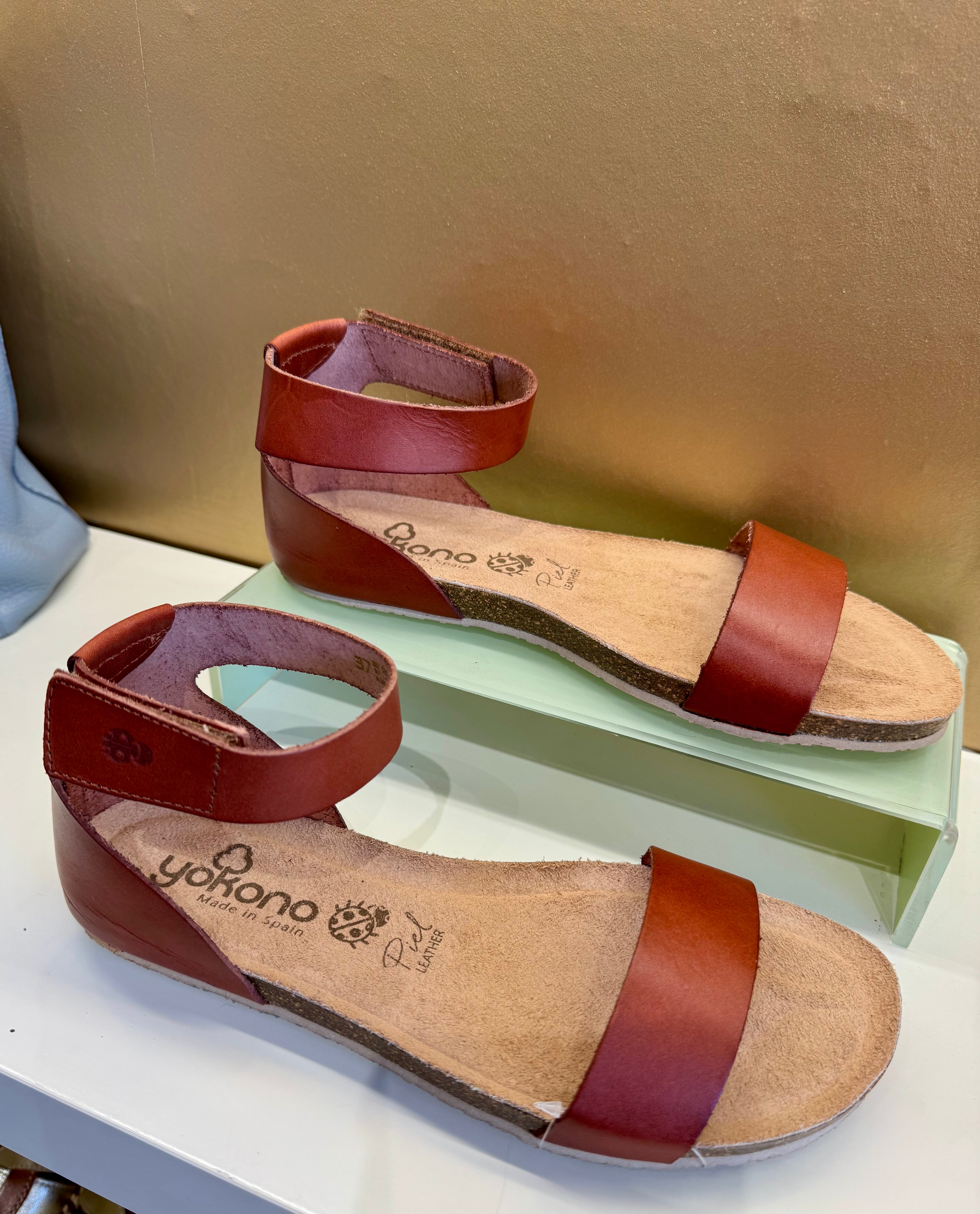 Yokono | Genova-400 | Flat Sandal with Ankle Strap | Tan