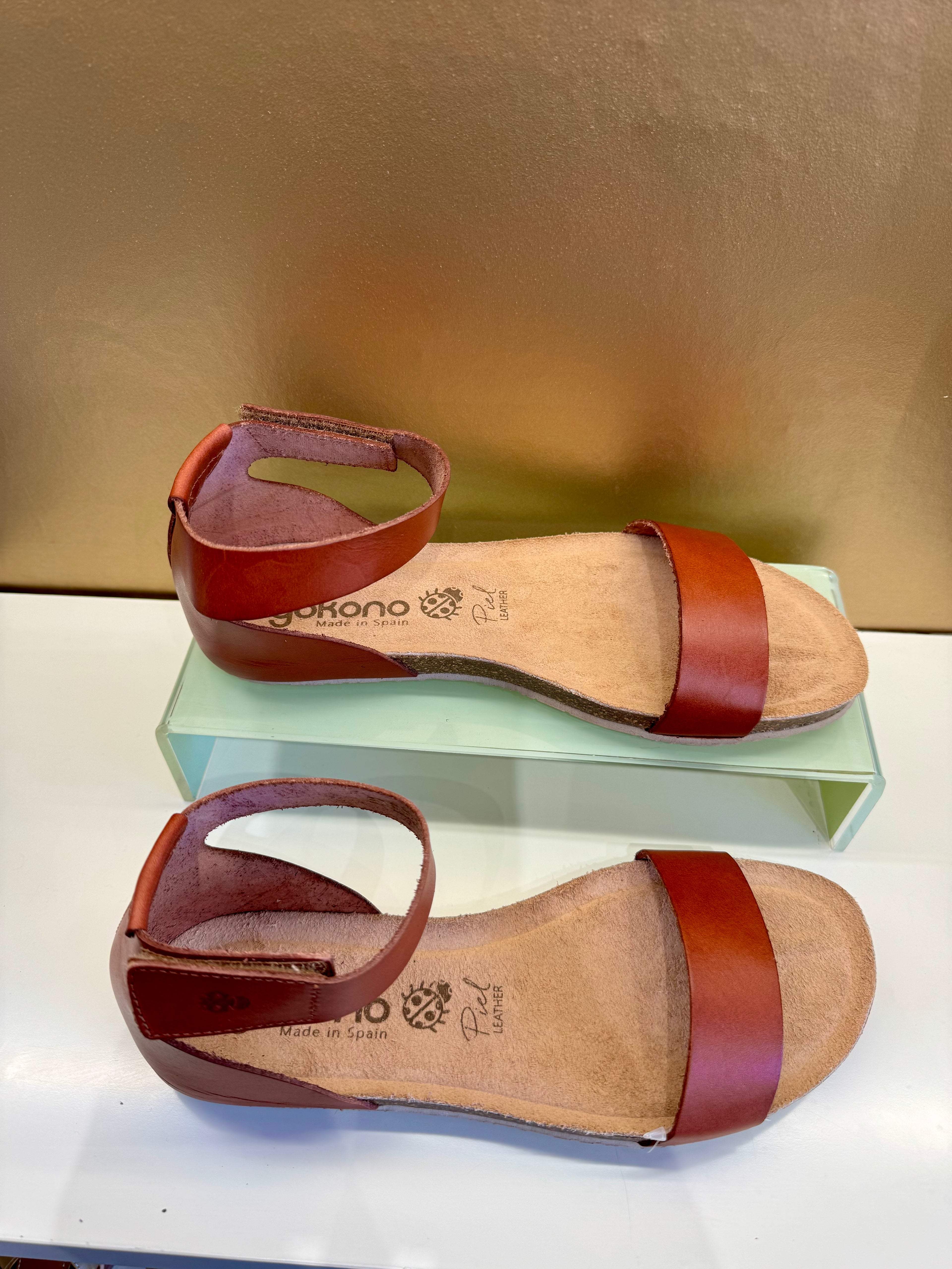 Yokono | Genova-400 | Flat Sandal with Ankle Strap | Tan