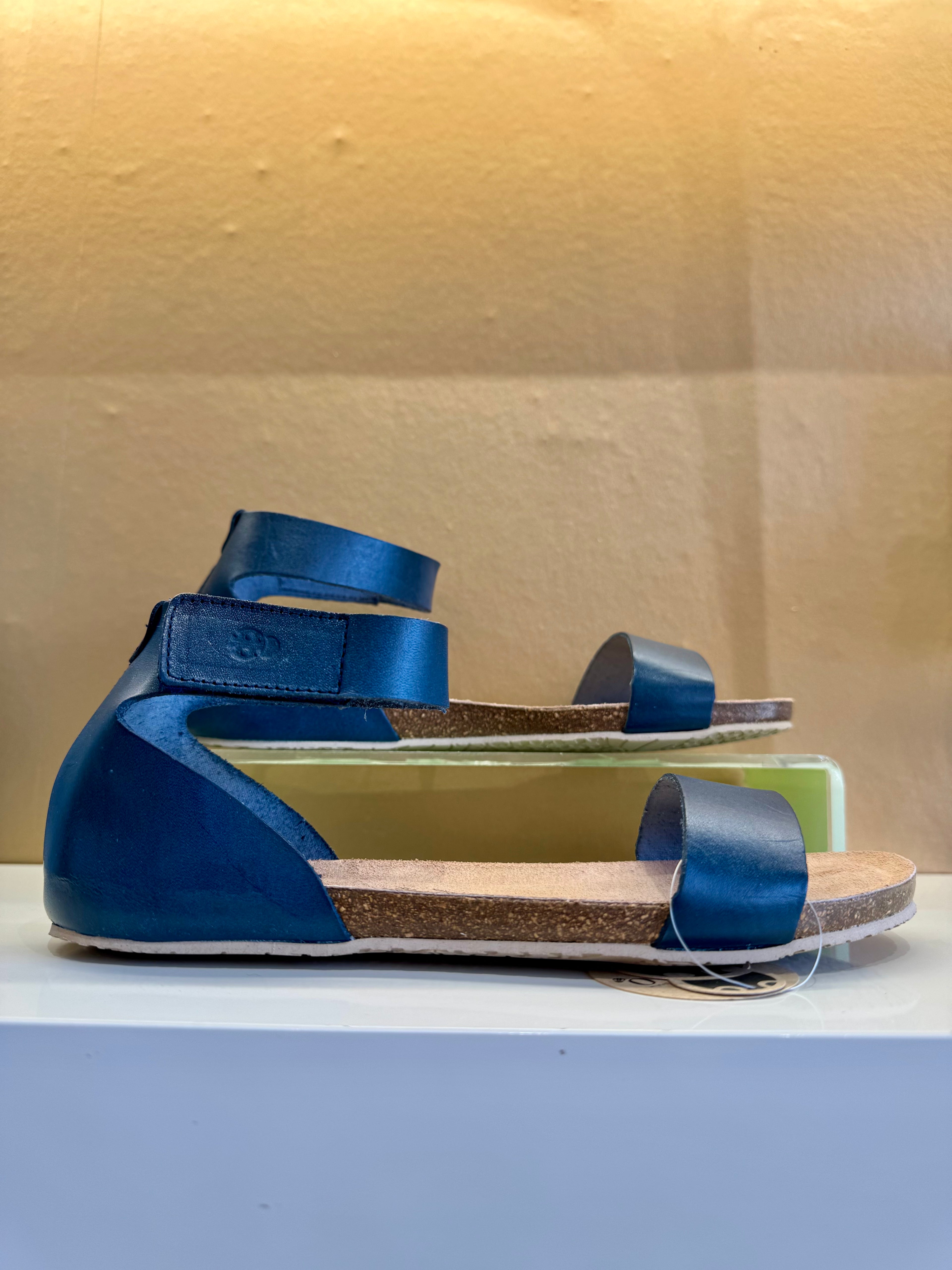 Yokono | Genova-400 | Flat Sandal with Ankle Strap | Navy