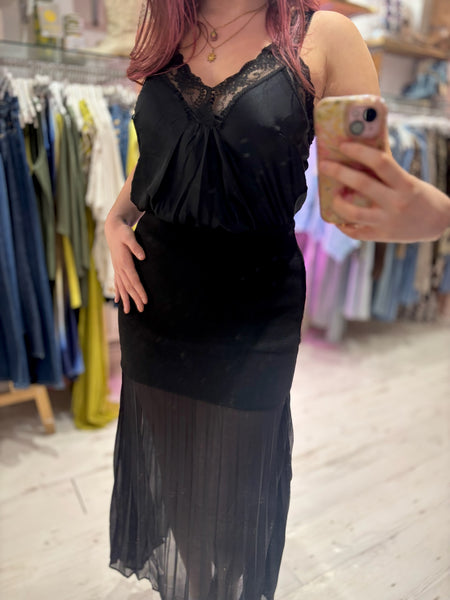 Layla Lace Silky Camisole | Black