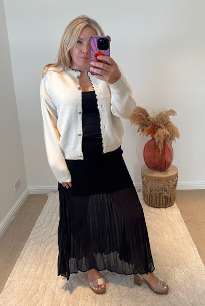 Round Neck Scalloped Edge Cardigan | Cream/Black