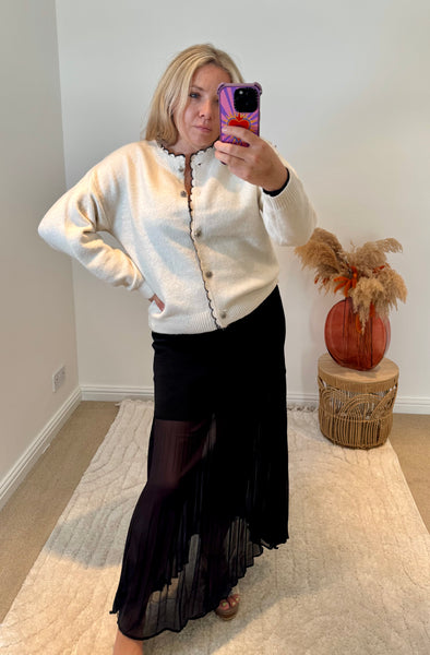 Round Neck Scalloped Edge Cardigan | Cream/Black