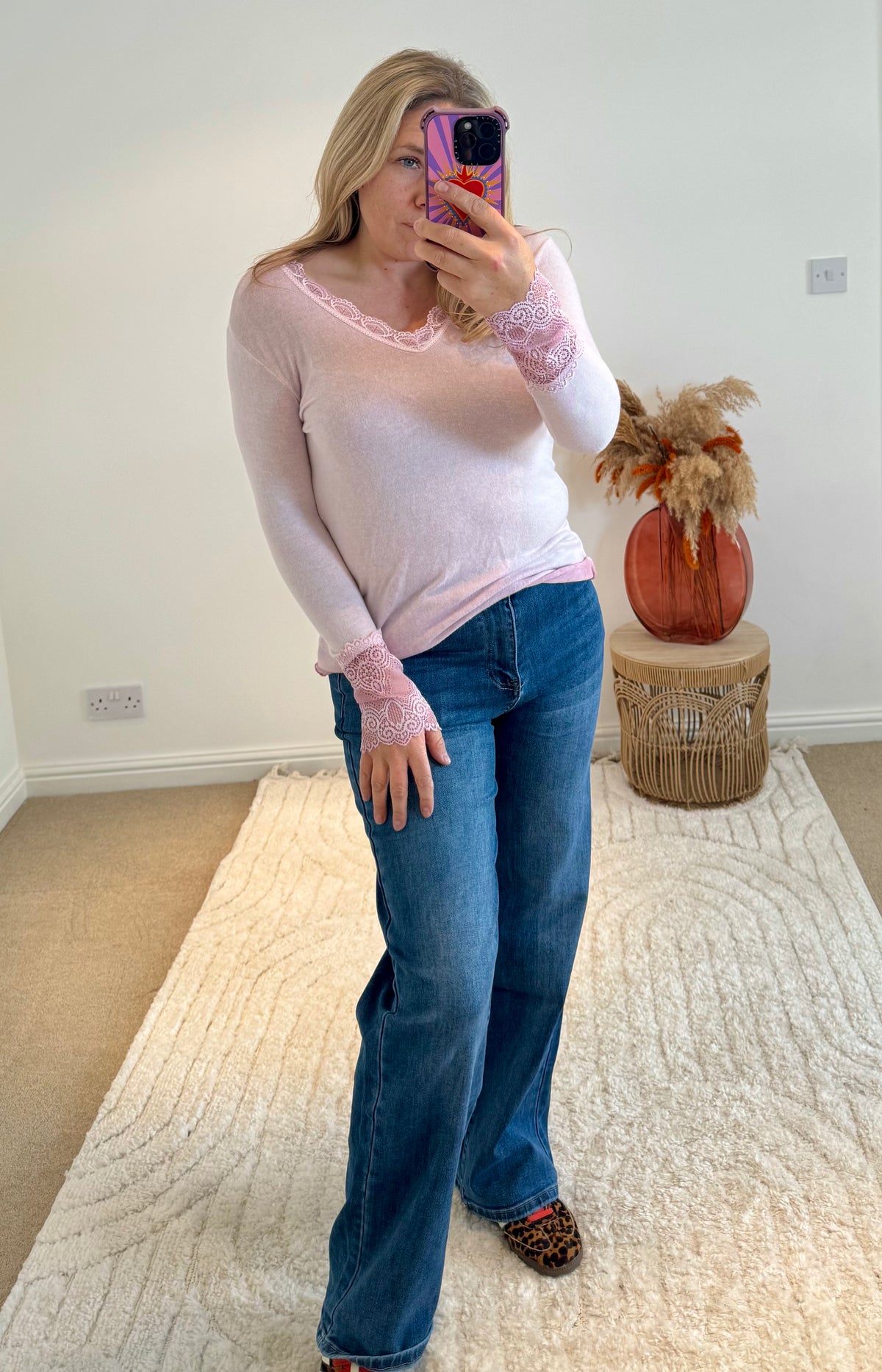 Lace Detail Long Sleeved V-Neck Top | Light Pink