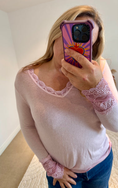 Lace Detail Long Sleeved V-Neck Top | Light Pink