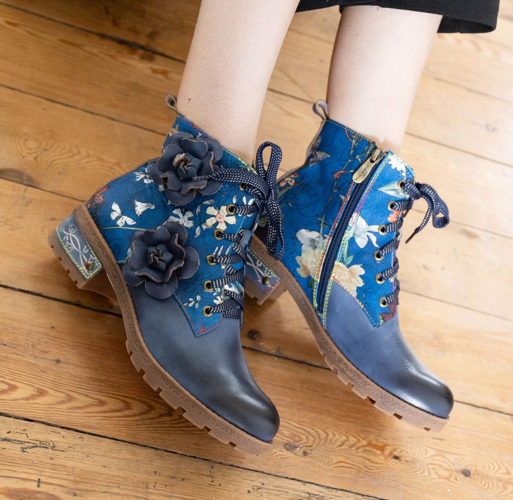Laura Vita | Cocrailo 47 Floral Ankle Boot | Blue