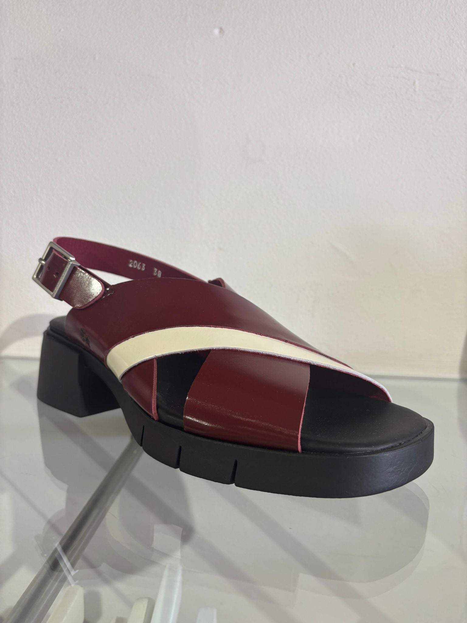 ART | 2063 Varsovia Block Heel Sandal | Shiny Burgundy/Cream