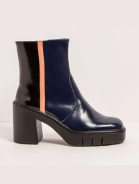 ART | 1974 Berna Heeled Retro Ankle Boot | Navy/Black