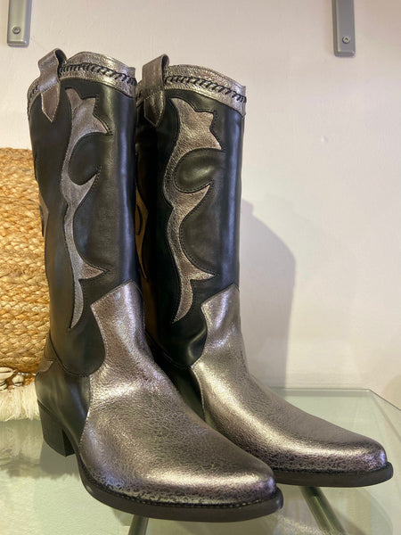 Long Two Tone Cowboy Boot | Black/Silver