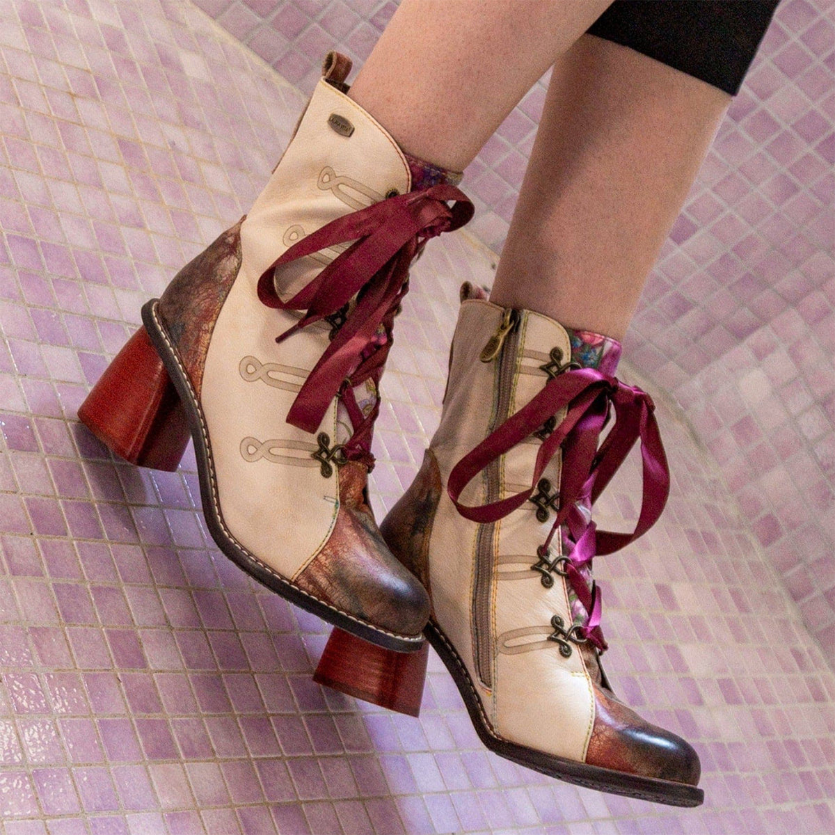 Laura Vita | Evcao 01E Heeled Lace Up Boot | Cream/Red