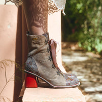 Laura Vita | Evcao 01 Heeled Lace Up Boot | Souris (Mouse)