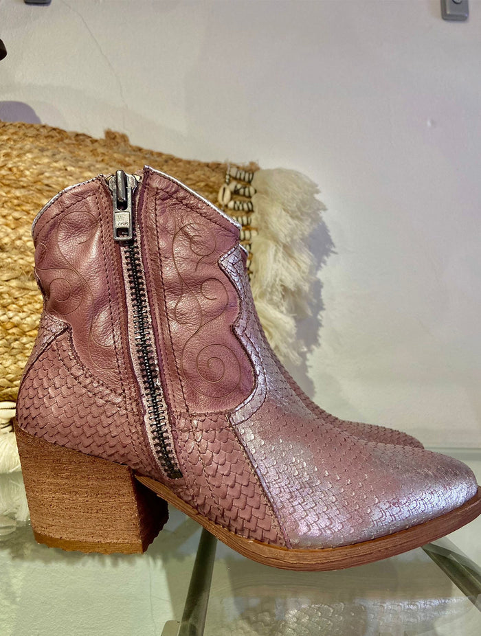 Felmini | Textured Metallic Leather Cowboy Boot | Lilac/Silver