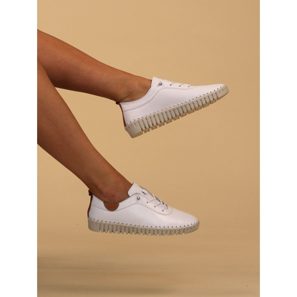 Lunar | Flamborough White