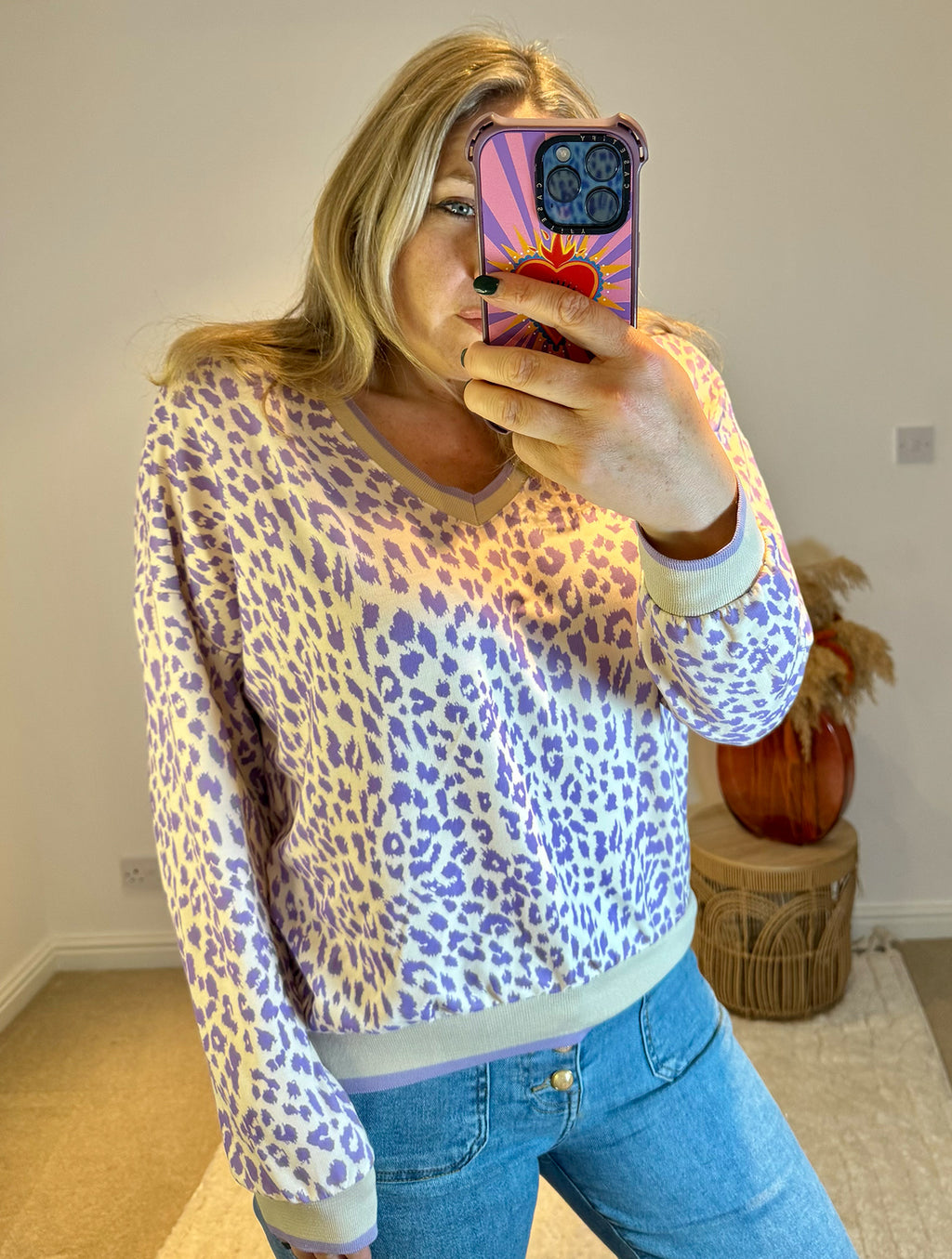 Leopard Retro V-Neck Lightweight Sweat Top | Lilac