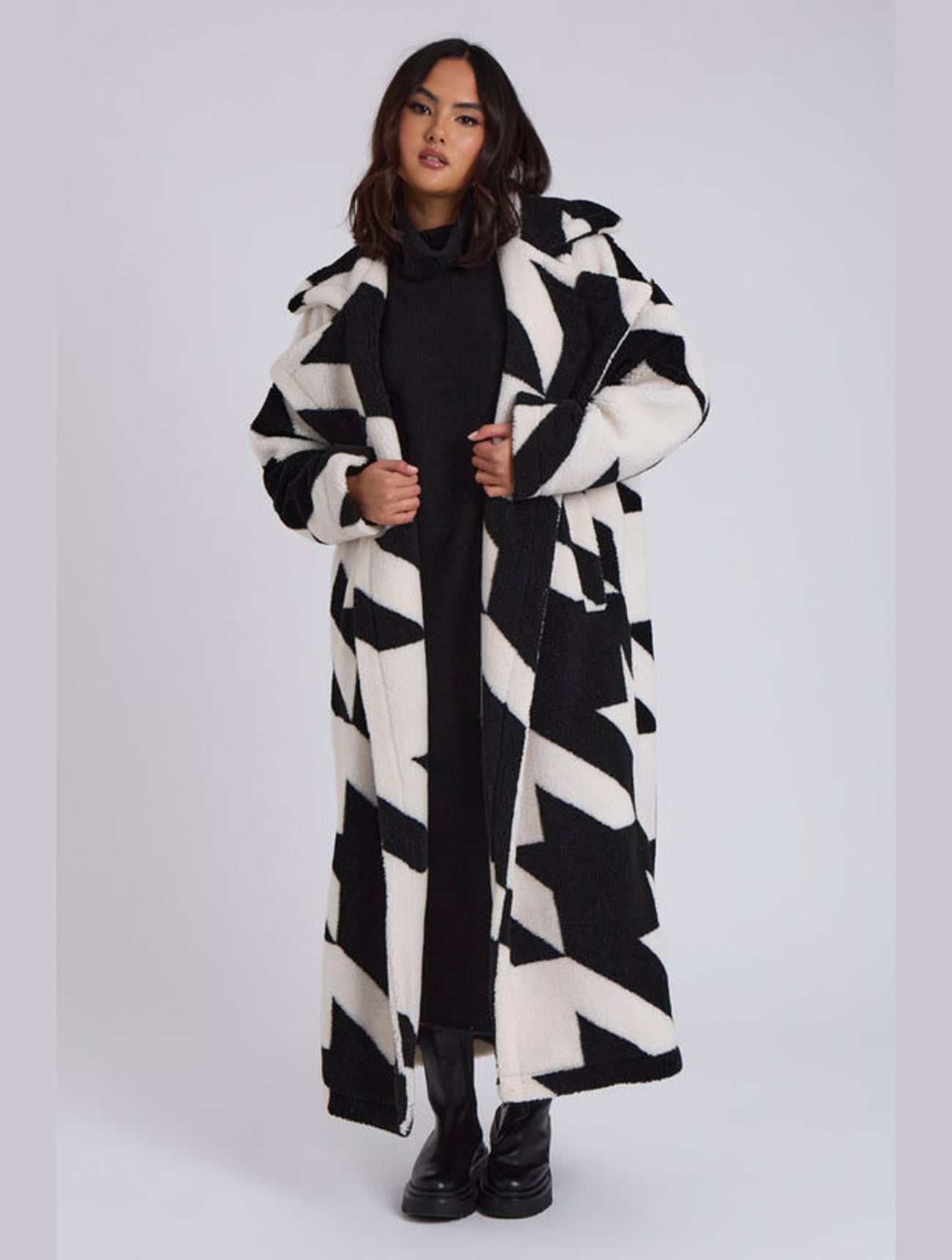 Dogtooth Borg Longline Maxi Coat | Black and White